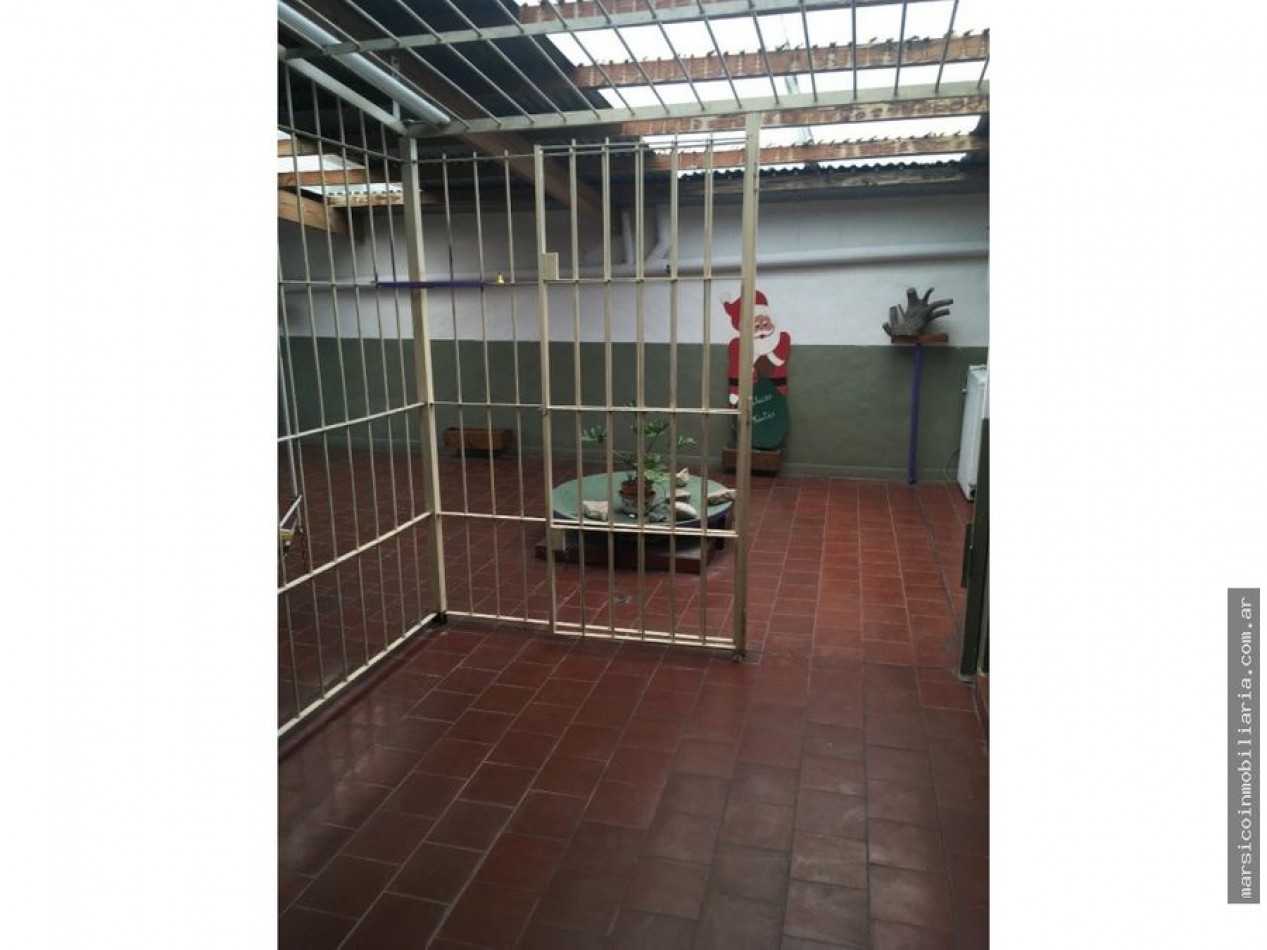 Chalet en planta alta + Local sobre Av.Fortunato de la Plaza