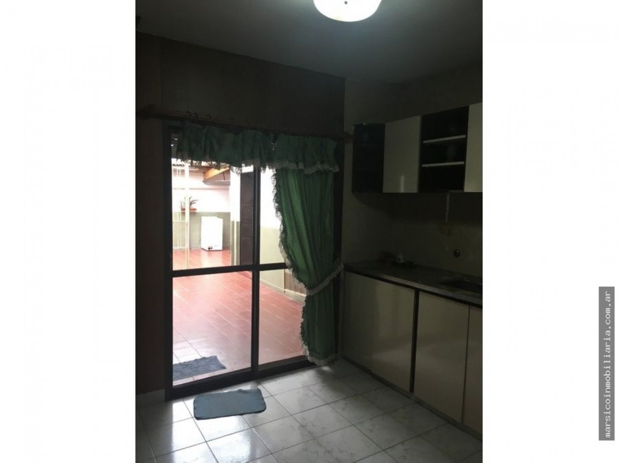 Chalet en planta alta + Local sobre Av.Fortunato de la Plaza