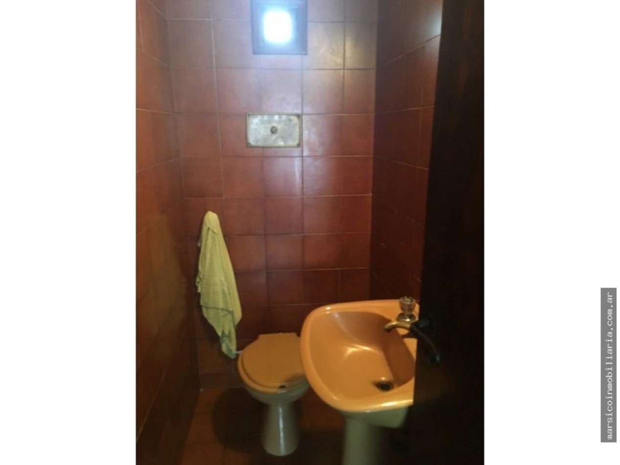 Chalet en planta alta + Local sobre Av.Fortunato de la Plaza