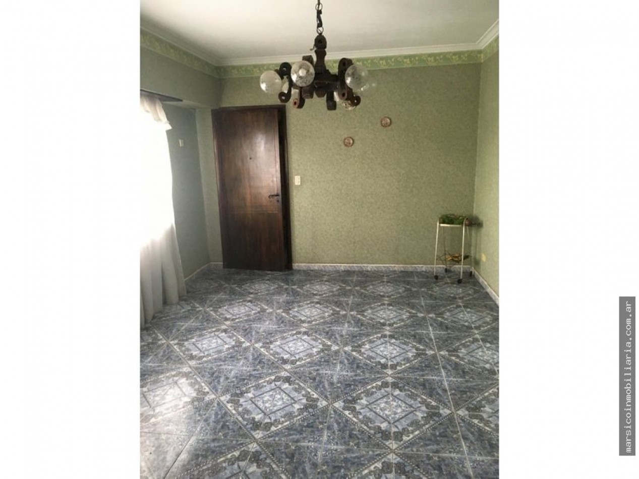 Chalet en planta alta + Local sobre Av.Fortunato de la Plaza