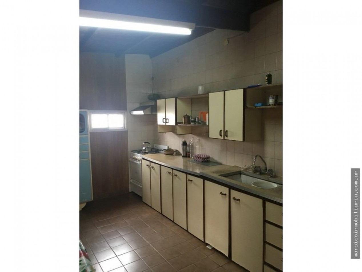 Chalet en planta alta + Local sobre Av.Fortunato de la Plaza