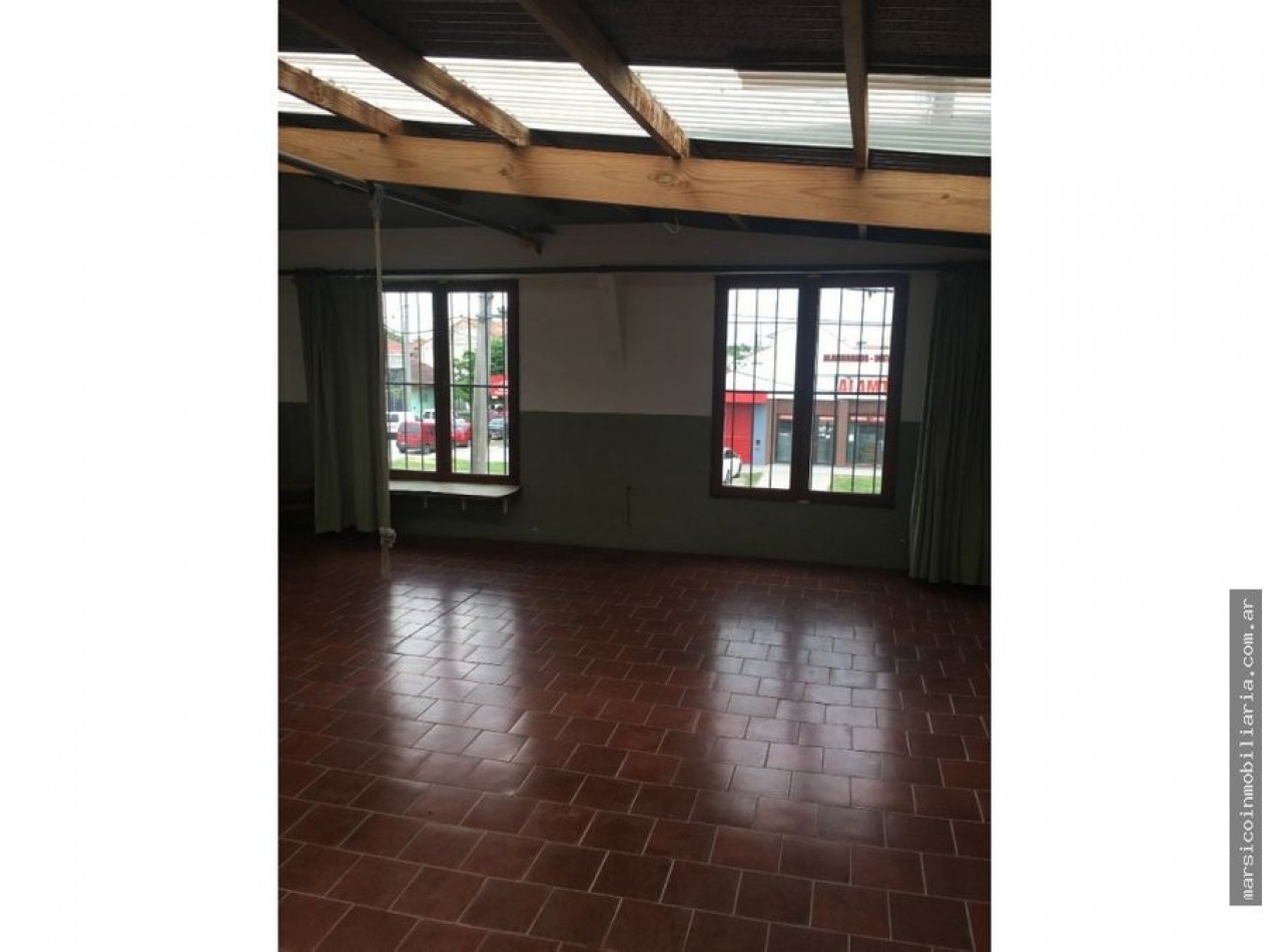 Chalet en planta alta + Local sobre Av.Fortunato de la Plaza