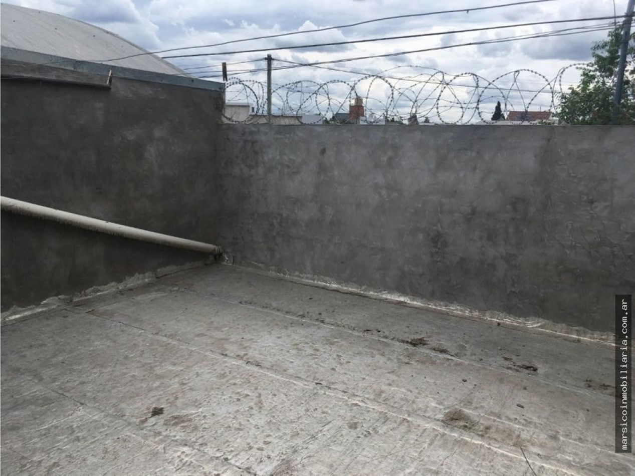 Chalet en planta alta + Local sobre Av.Fortunato de la Plaza