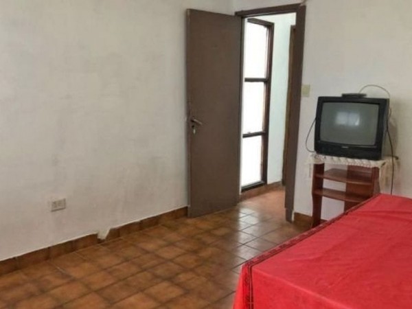 Departamento en planta alta con monoambiente