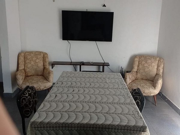 Departamento en planta alta con monoambiente