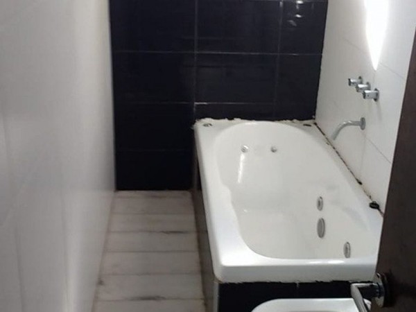 Departamento en planta alta con monoambiente