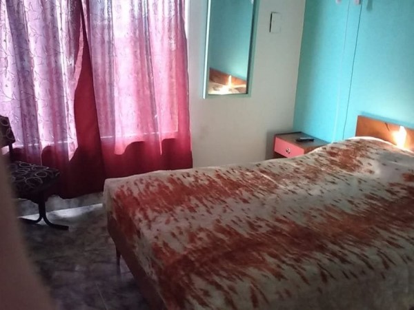 Departamento en planta alta con monoambiente