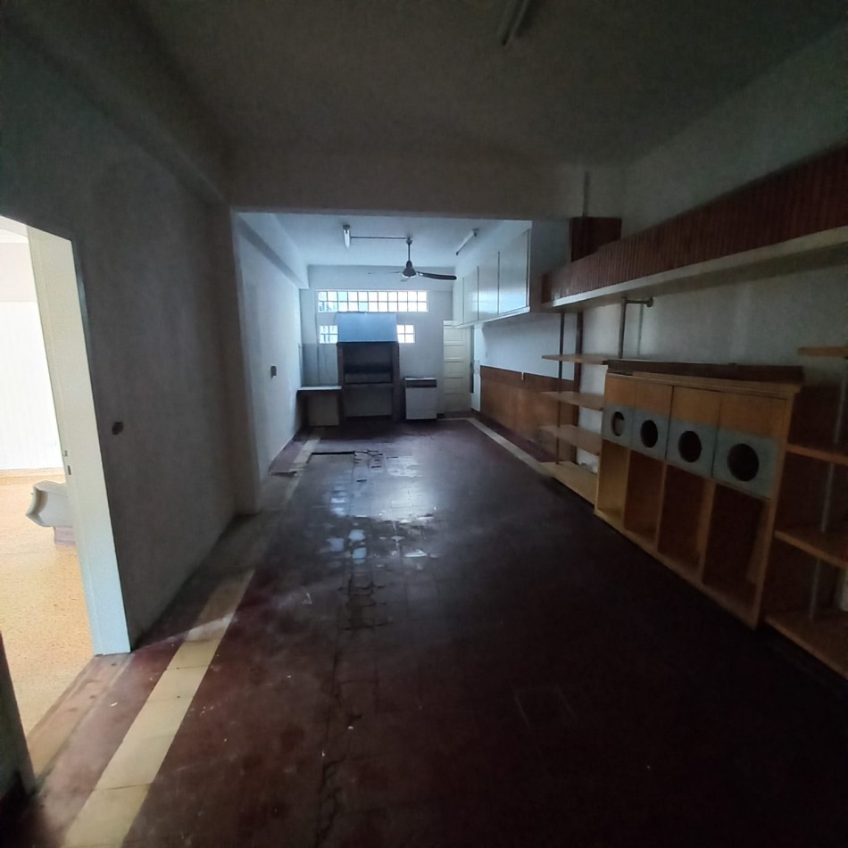 Chalet  de 4 ambientes  excelente estado