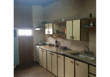 Chalet en planta alta + Local sobre Av.Fortunato de la Plaza