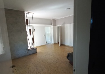 Chalet  de 4 ambientes  excelente estado